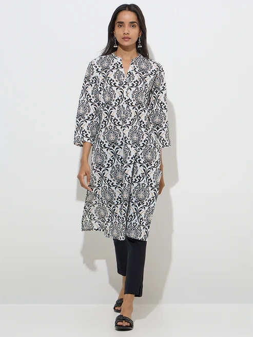 Utsa Black Printed Straight Cotton Kurta